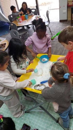 science experiments Kids doing science experiments at Hillside Public Library